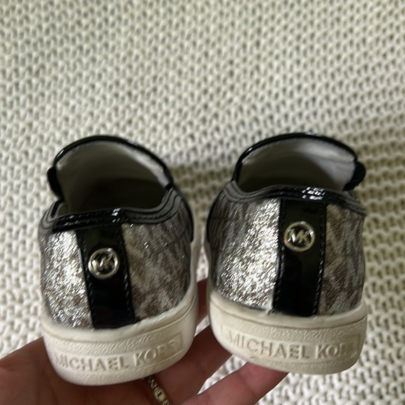 Michael Kors Slip On Loafers Black Toddler Girls Size 11 - Picture 4 of 7